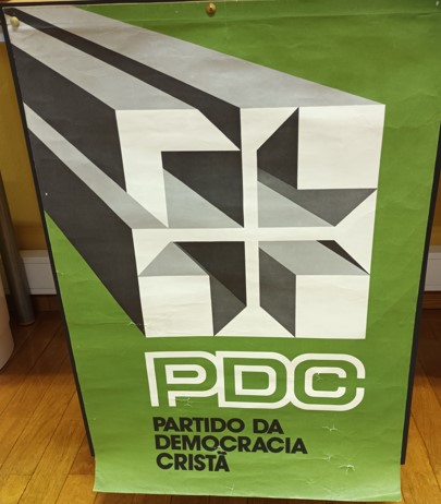 “Cinquenta Anos do 25 de Abril” - EXPOSIÇÃO NA BIBLIOTECA (foto 3 de 5)