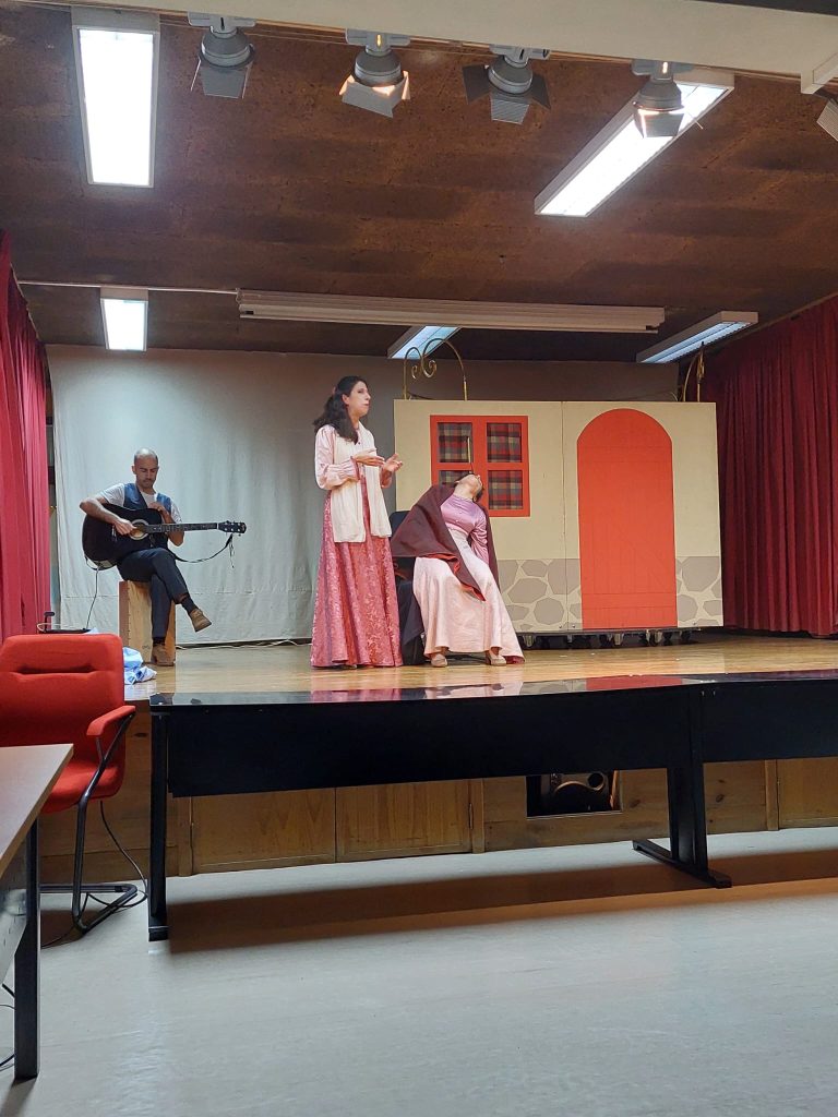 Dramatizações da "Viúva e o Papagaio" e "Pedro Alecrim" (foto 11 de 13)