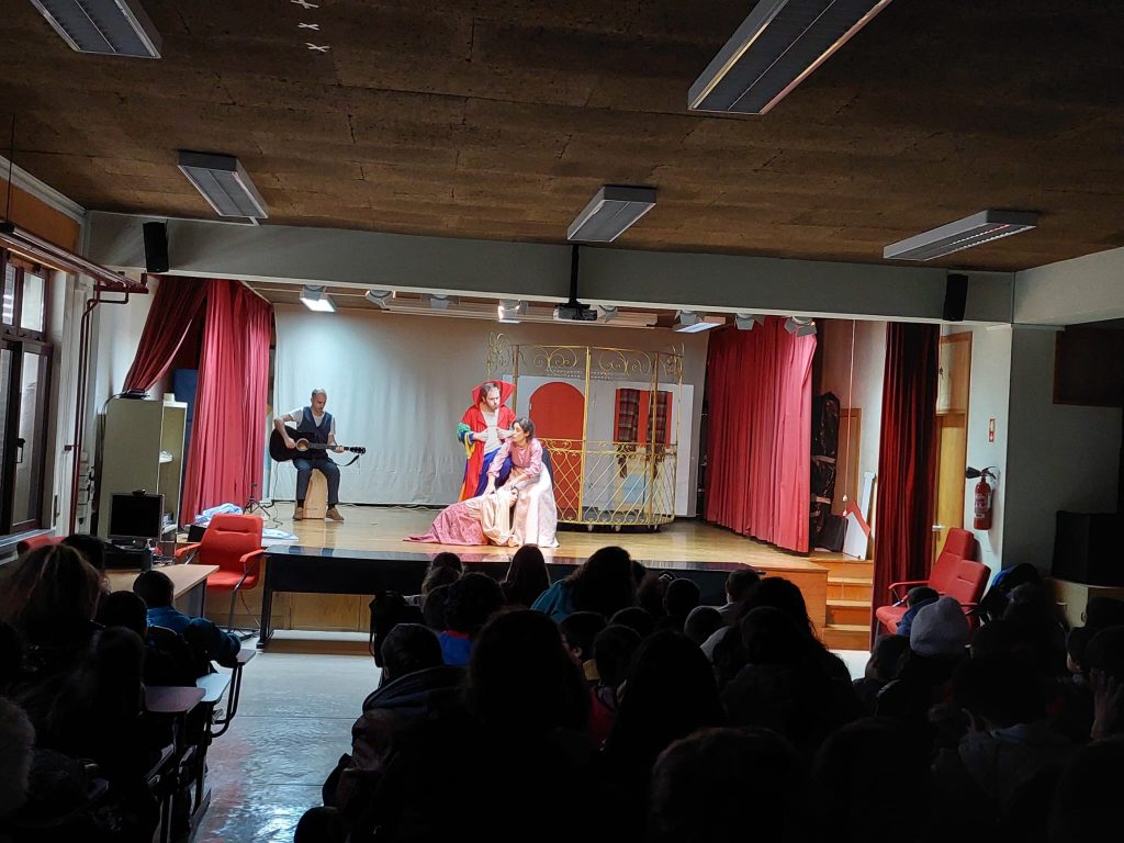 Dramatizações da "Viúva e o Papagaio" e "Pedro Alecrim" (foto 9 de 13)