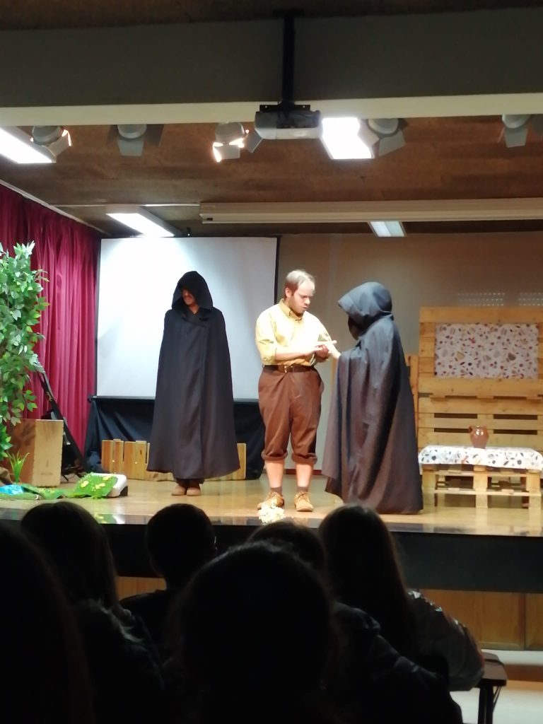 Dramatizações da "Viúva e o Papagaio" e "Pedro Alecrim" (foto 5 de 13)