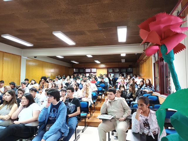 Palestra ""arquivos da história: 25 de Abril" (foto 6 de 8)