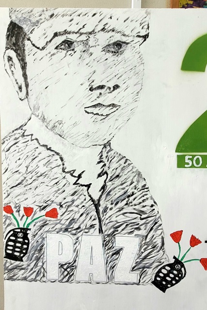 Mural sobre o 25 de abril - alunos do 6º ano (foto 1 de 2)