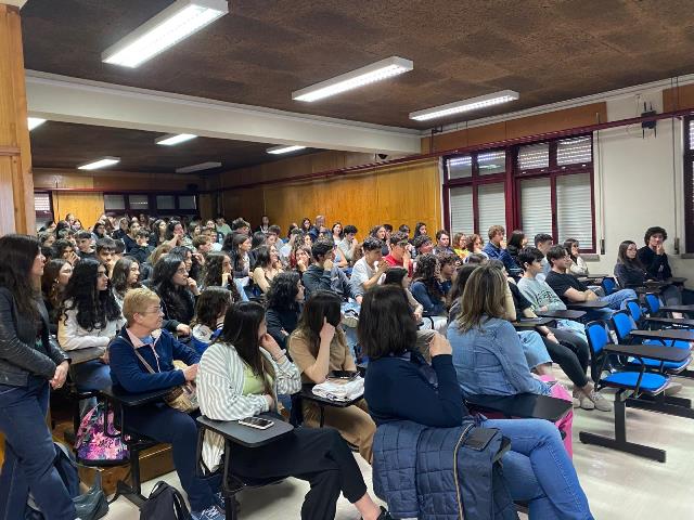 Palestra “”arquivos da história: 25 de Abril”