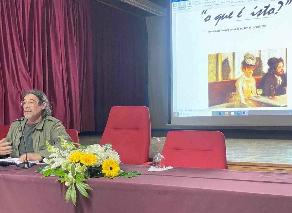 Palestra "O que é a arte?" (foto 2 de 4)