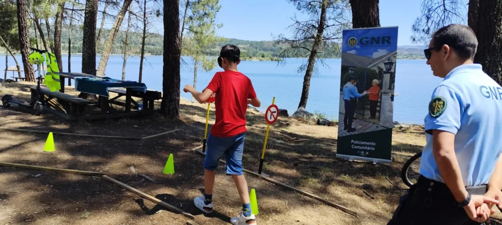 Práticas de sensibilização ambiental, promoção da cidadania ativa e reforço da cultura de autoproteção (foto 5 de 9)