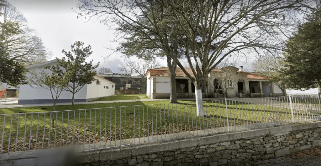 Imagem de destaque da escola básica de leomil