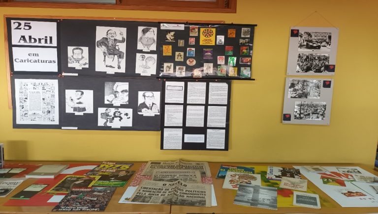 EXPOSIÇÃO NA BIBLIOTECA – “Cinquenta Anos do 25 de Abril”